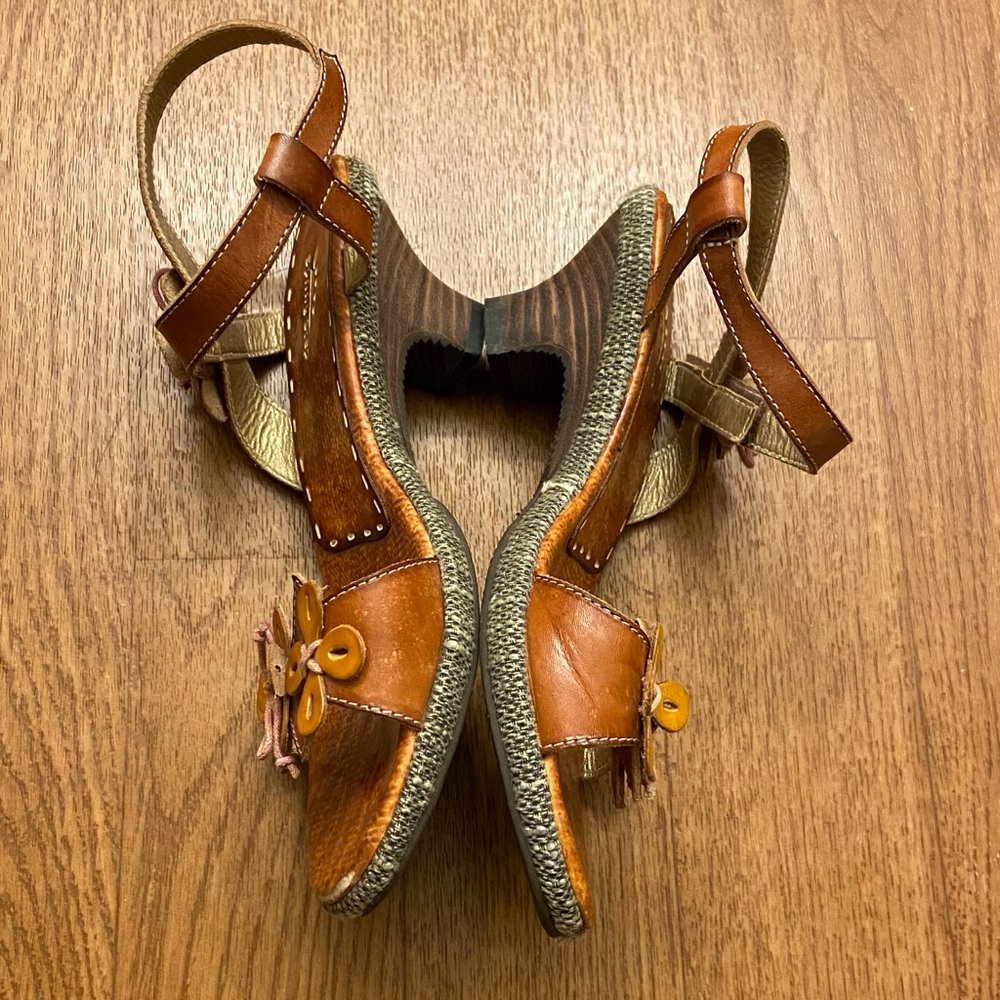 Spring Step Heels. - image 3